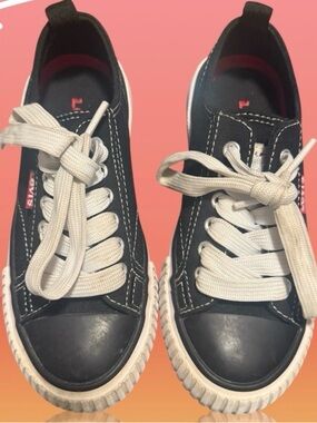 Levi Low Athletic Shoes 'White/Black Size 12, GUC